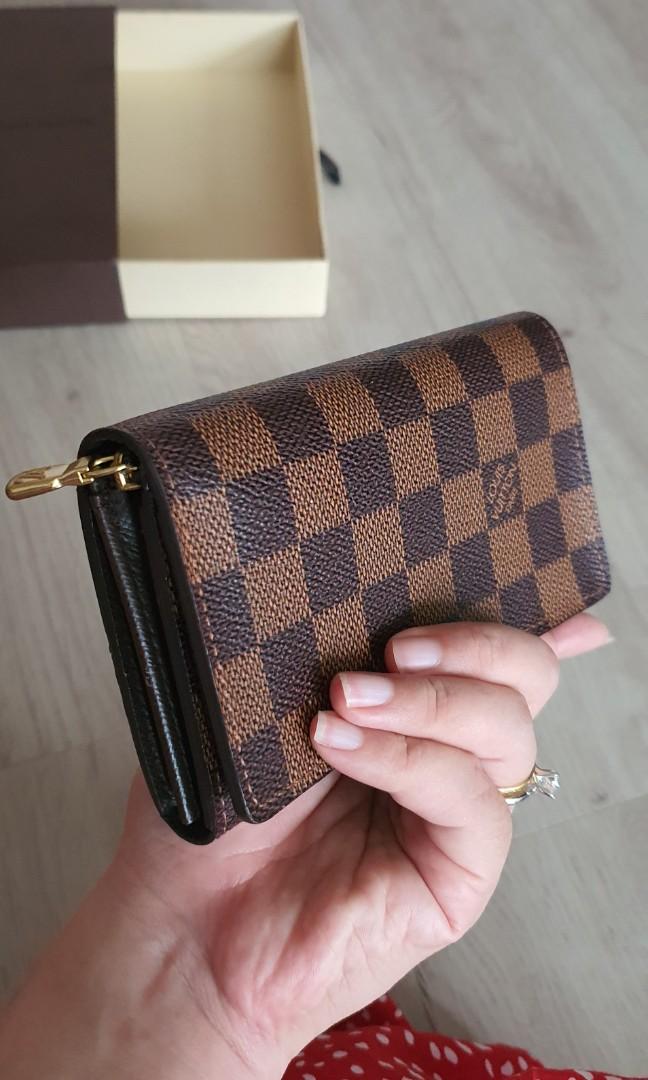 ☑️Authentic LV Short Wallet Damier Ebene, Luxury, Bags & Wallets on  Carousell
