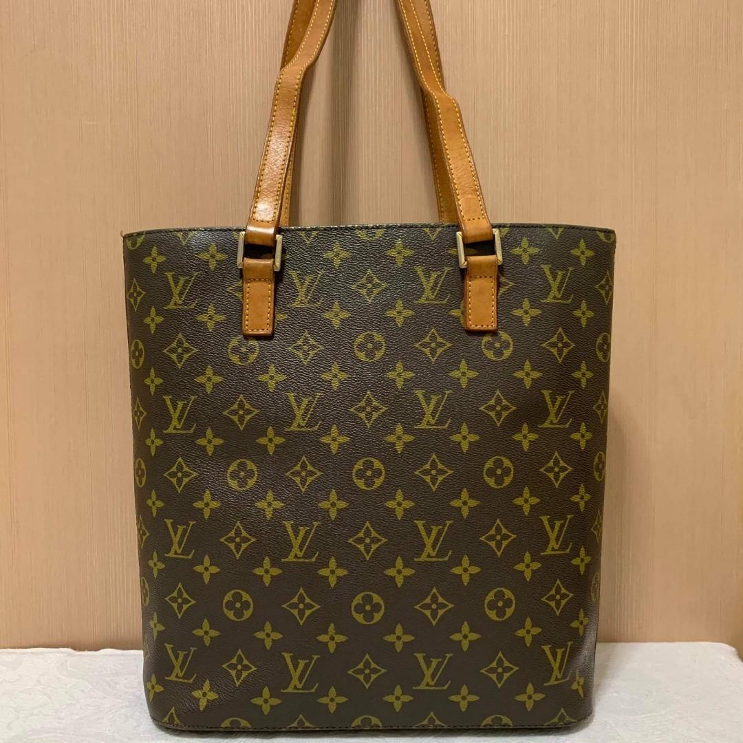 LV Vivian bag with zip, Women's Fashion, Bags & Wallets, Tote Bags on  Carousell