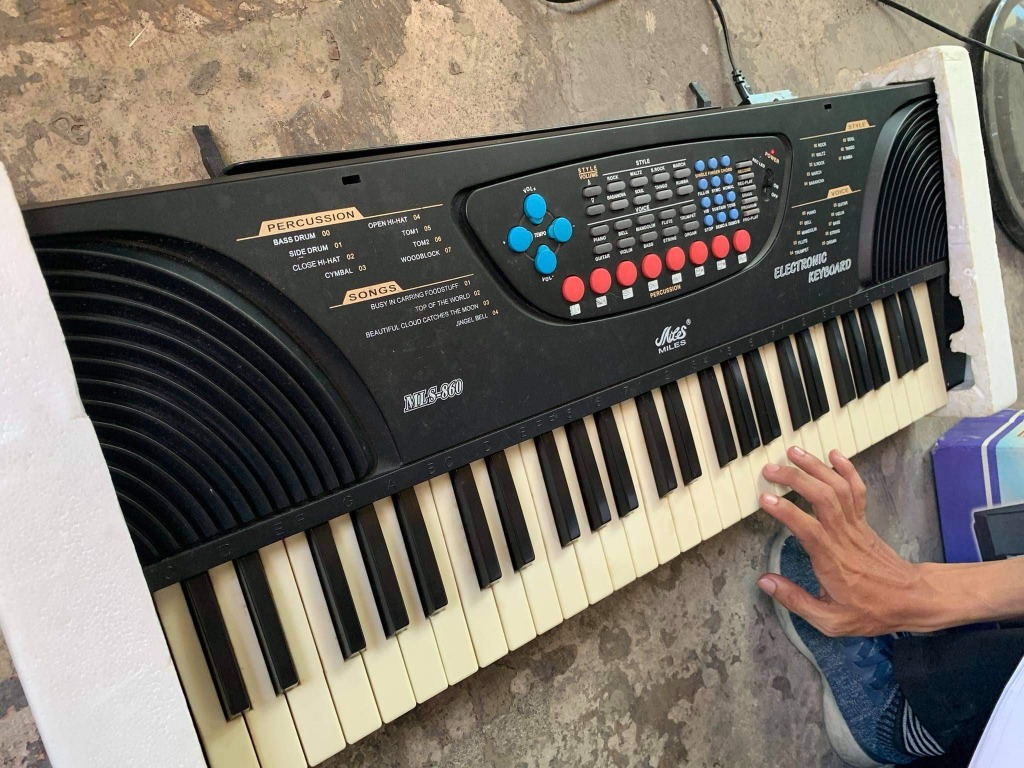 Miles mls 860 electronic shop keyboard