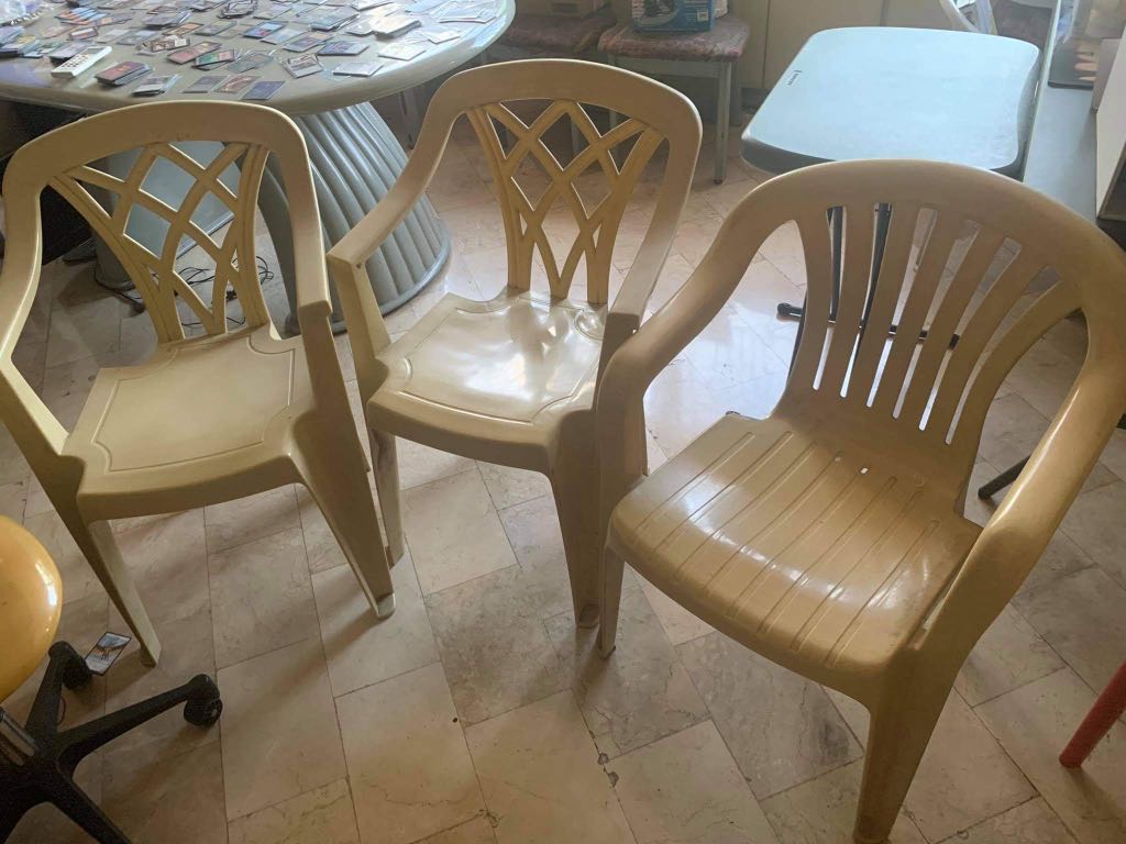 Monoblock top with armrest