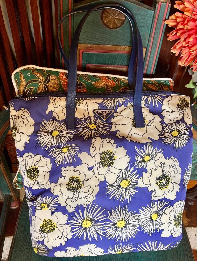 prada floral bag