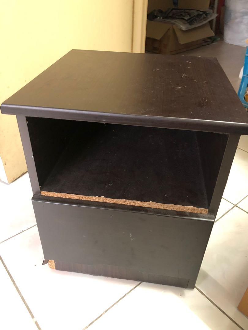 Side Table (Category: Tables & Sets) located in Kuang. Submitted by ameer.eizlan (Listing ID 1088370514, Image 1). Description: Mini Side Table Condition 7/10 RM30 Can DM if interested Cod Petronas Bukit Rahman Putra Thank You 🙂 .