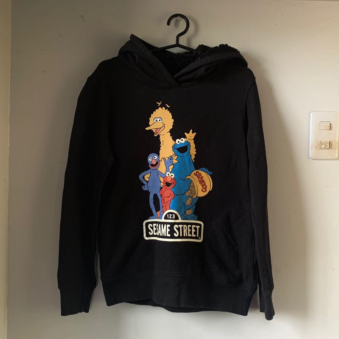 Sesame street sales uniqlo hoodie
