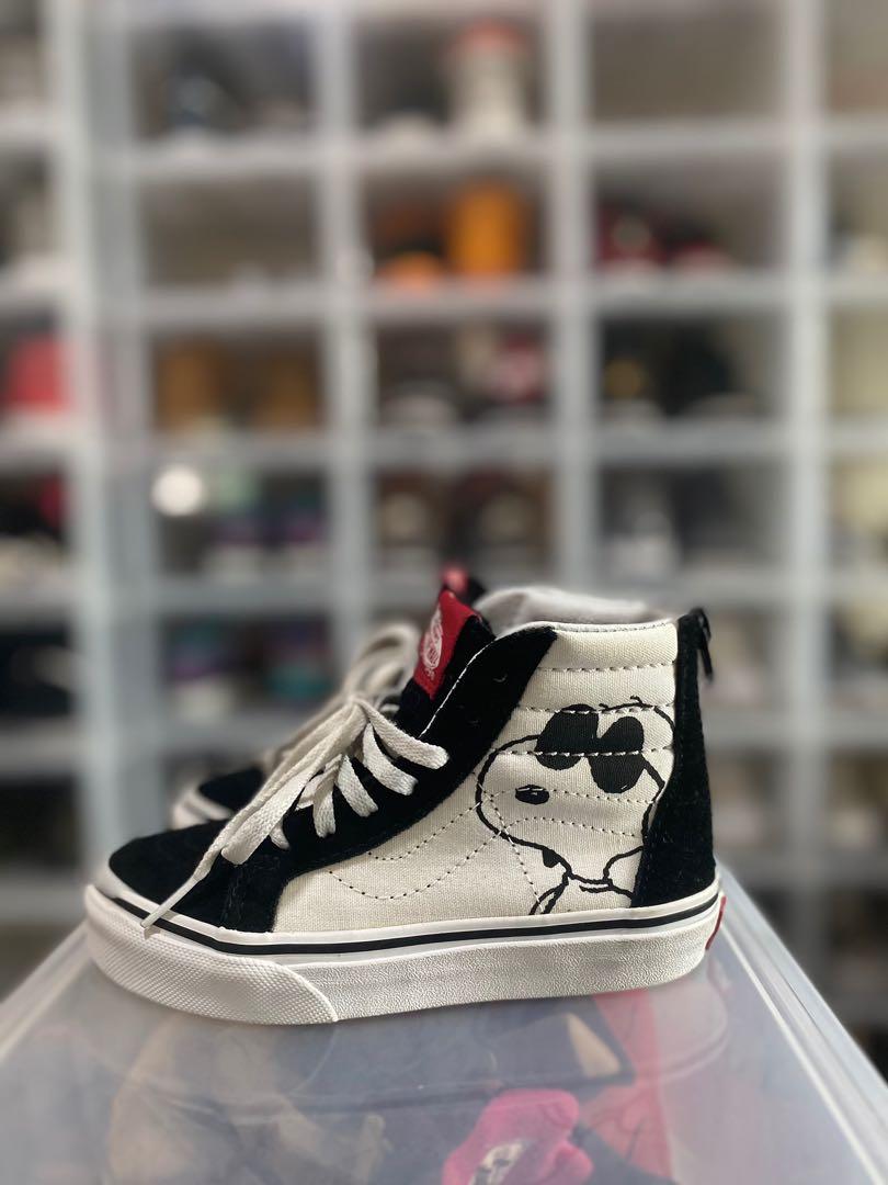 Kids snoopy vans clearance