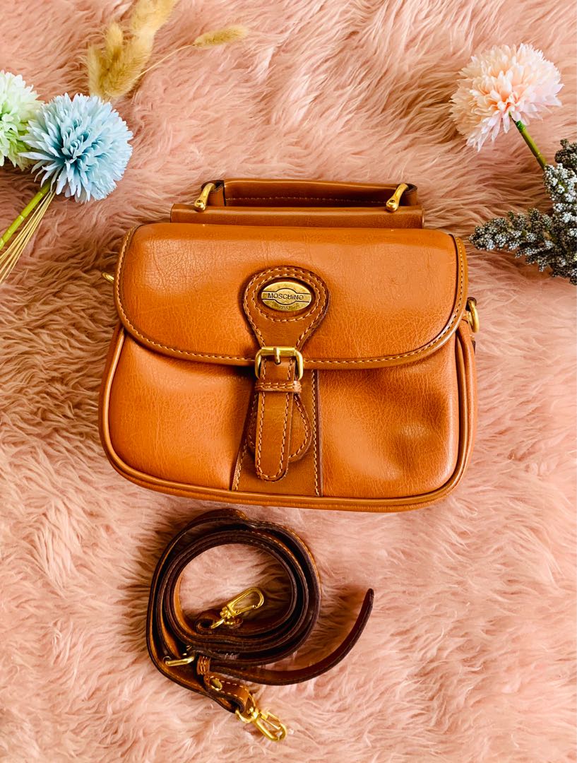 Vintage Crossbody Bag, Women's Fashion, Bags & Wallets, Crossbody Bags on Carousell