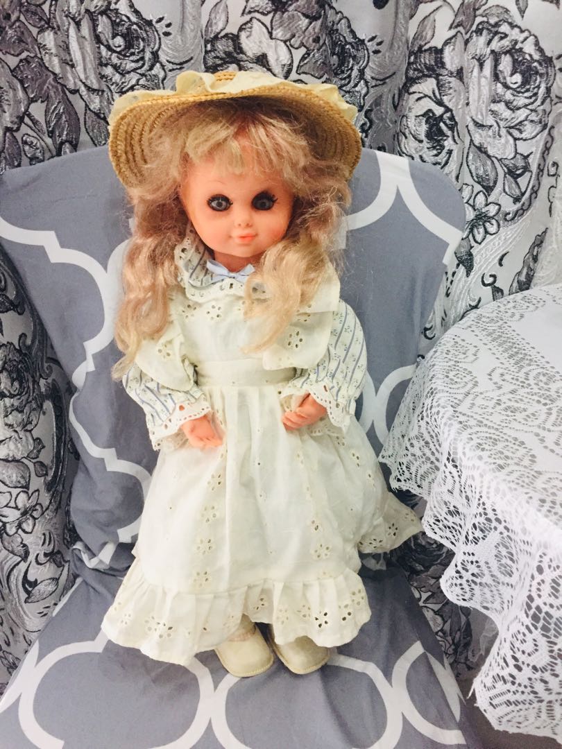 Jane and jenny musical doll top