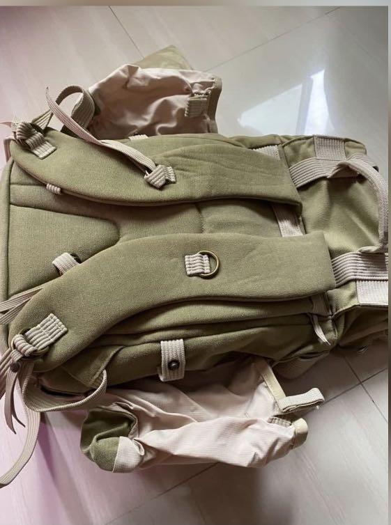 Backpack (Category: Camera Bags & Carriers) located in Singapore. Submitted by aaaskmee (Listing ID 1088621493, Image 4). Description: Used once Still in good condition .