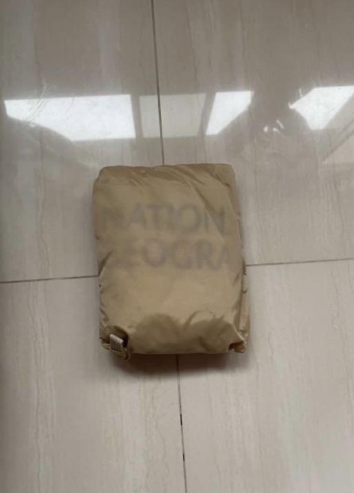 Backpack (Category: Camera Bags & Carriers) located in Singapore. Submitted by aaaskmee (Listing ID 1088621493, Image 8). Description: Used once Still in good condition .