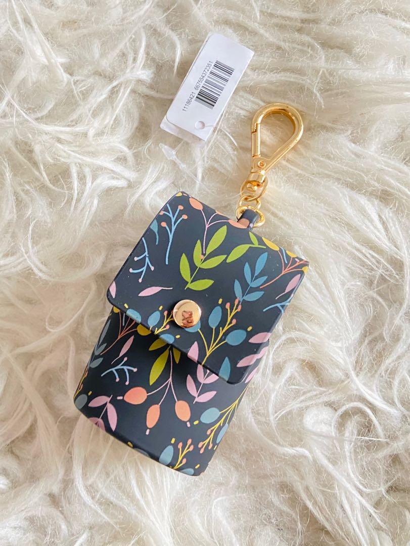Pocket hand sanitizer holder deals