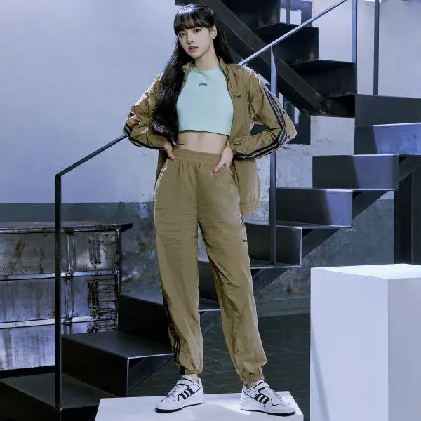 blackpink adidas forum shoes, Women's Fashion, Footwear, Sneakers 