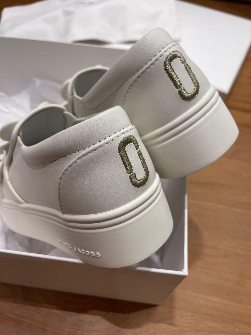 Marc jacobs daisy hotsell slip on sneakers