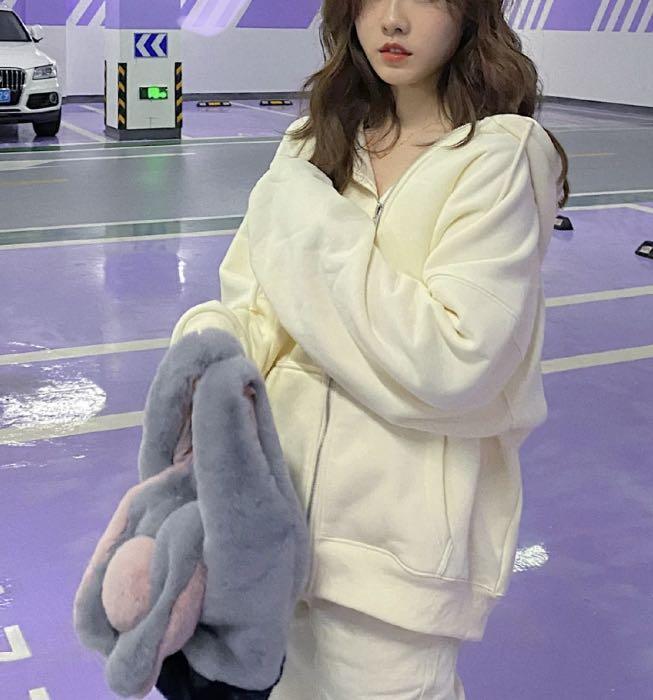 White carla on sale hoodie
