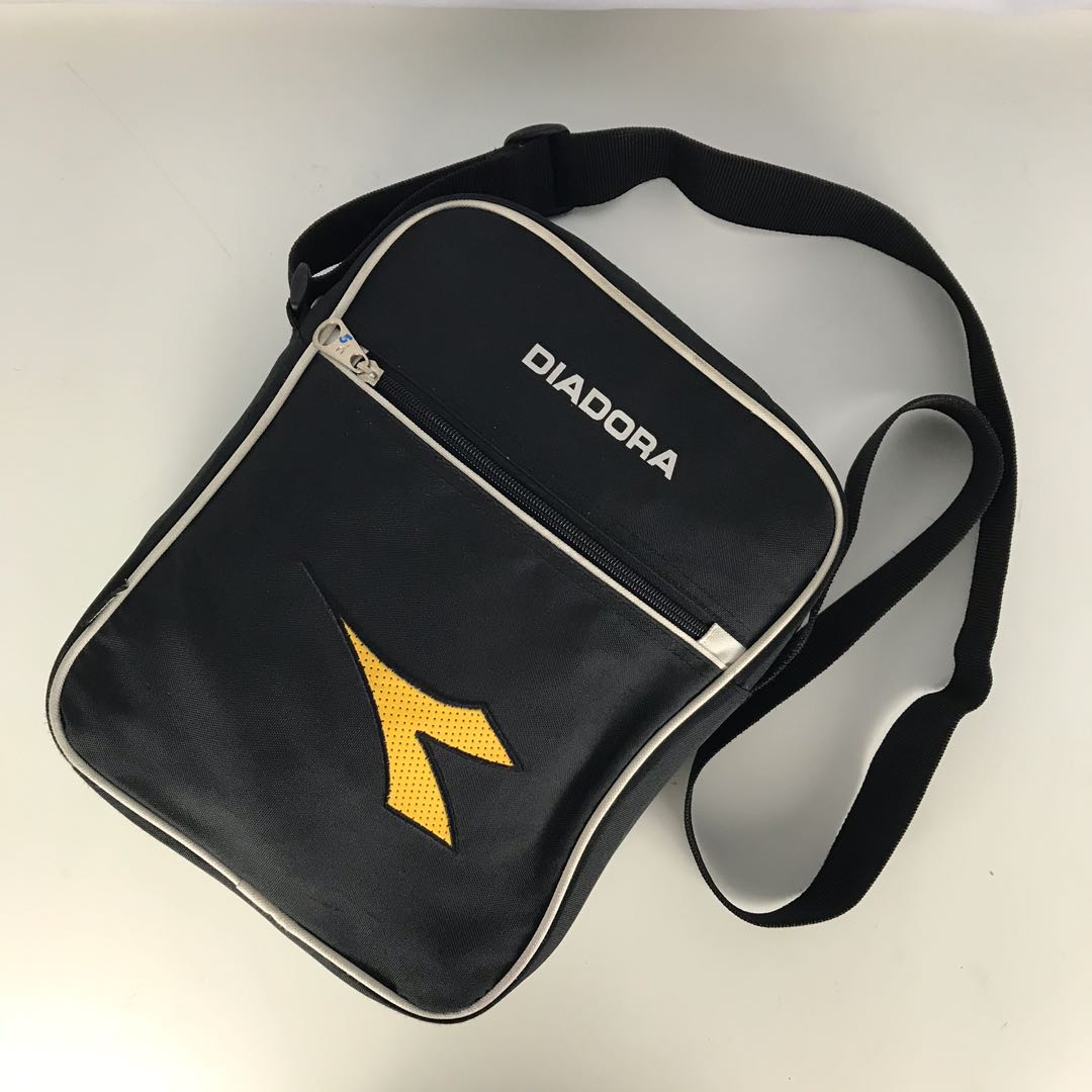Diadora sling best sale bag