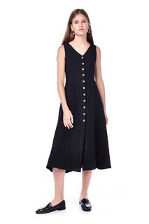 (Category: ) located in . Submitted by thewardrobehack (Listing ID 1088708920, Image 1). Description: .