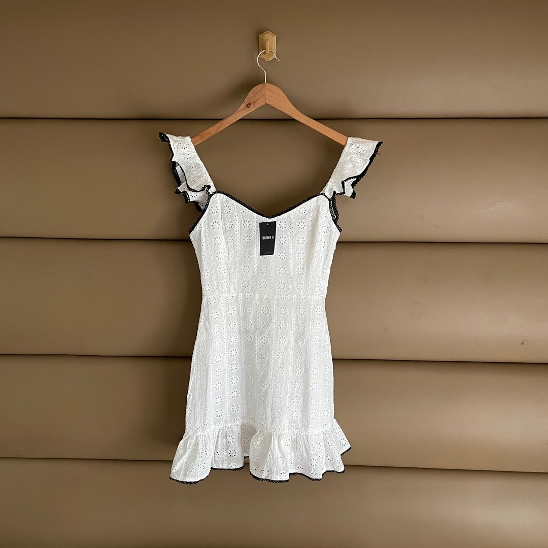 Forever 21 on sale eyelet dress
