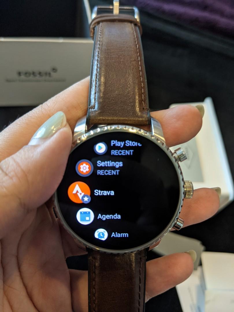 Fossil q explorist gen 4 display deals smartwatch ftw4015