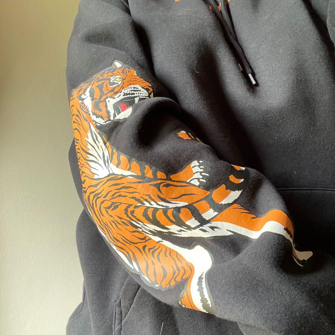 H&m courageous sales tiger hoodie