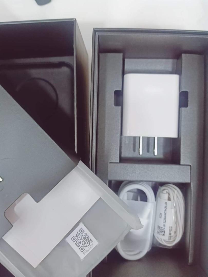 Huawei Mate 30 (Category: Huawei) located in Tuguegarao City. Submitted by jomalyn1997 (Listing ID 1088722953, Image 1). Description: • 128GB Internal Storage / 8GB RAM Memory • Rear Camera: 40 MP (SuperSensing Camera, f/1.8 aperture) + 16 MP (Ultra Wide Angle Camera, f/2.2 aperture) + 8 MP (Telephoto Camera, f/2.4 aperture, OIS) supports Autofocus (phase focus, contrast focus), supports AIS (HUAWEI AI Image Stabilization). • Front Camera: 24 MP,