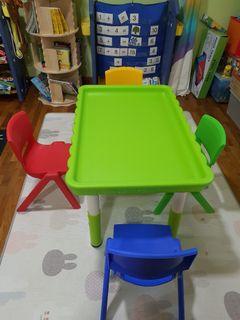 Kids table and 4 chairs