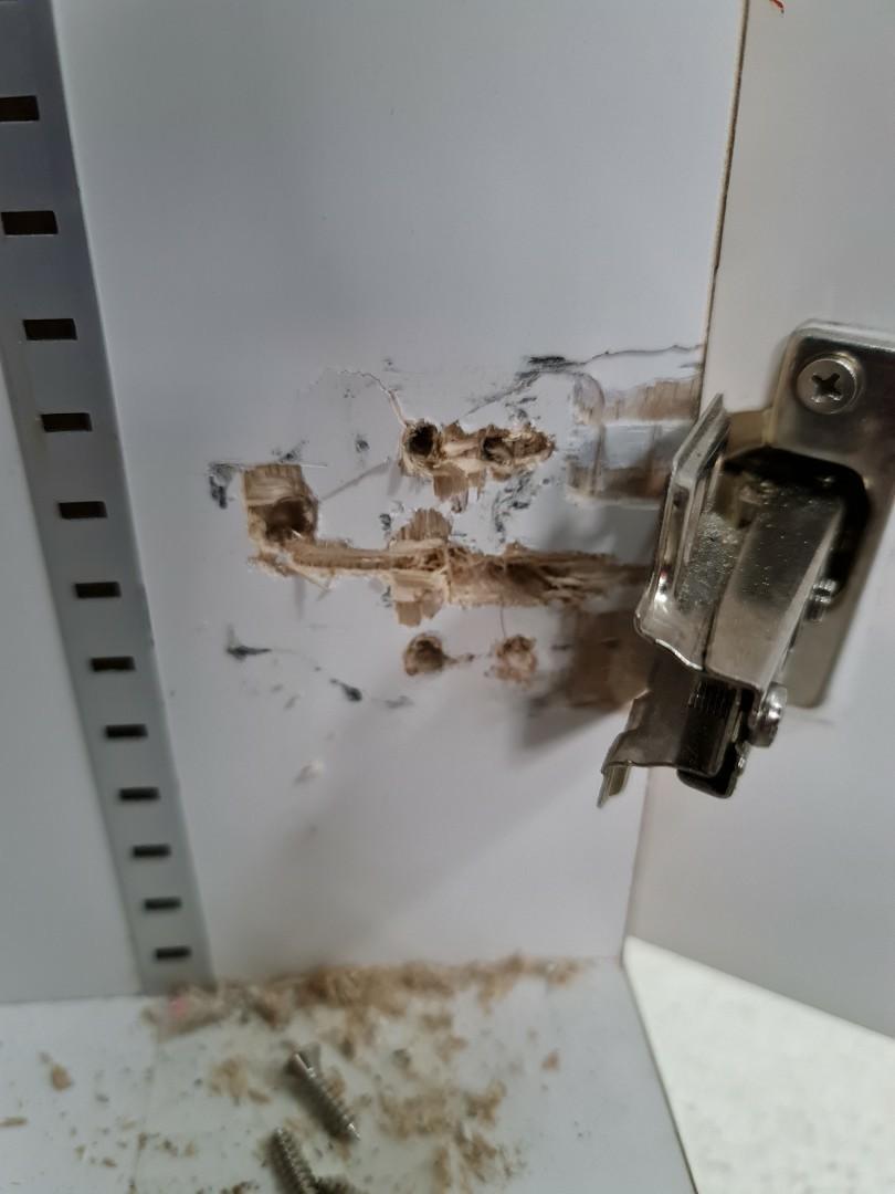 Kitchen cupboard hinge replacement, Furniture & Home Living, Bathroom