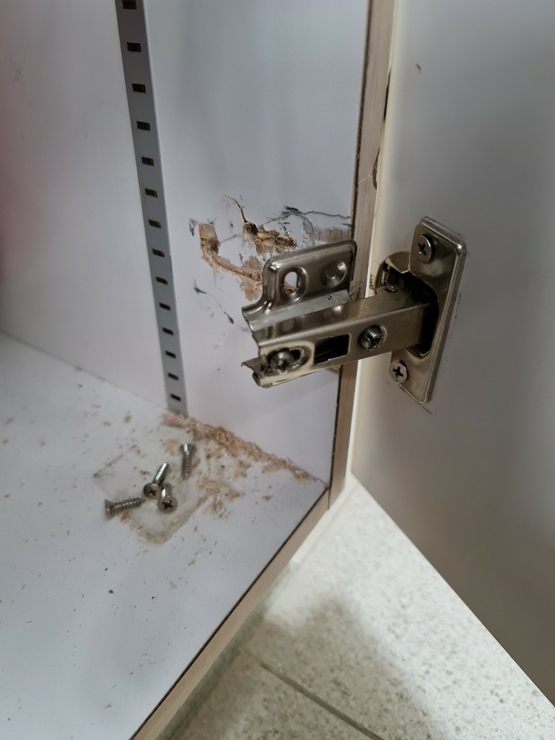 Kitchen cupboard hinge replacement, Furniture & Home Living, Bathroom