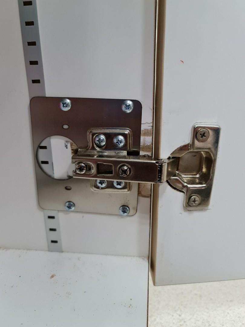 Kitchen cupboard hinge replacement, Furniture & Home Living, Bathroom