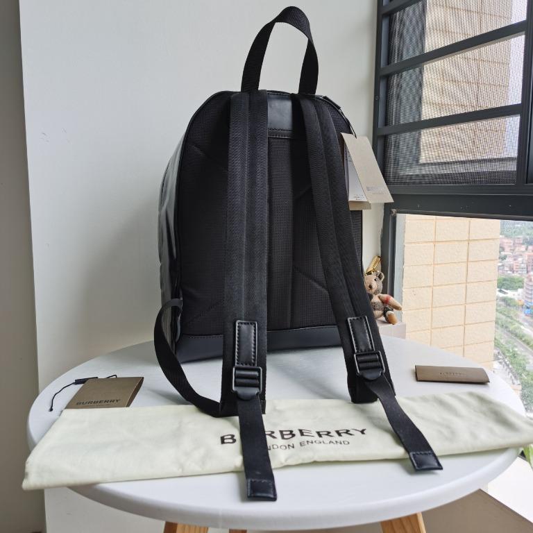 GASTON LUGA Backpack SPLÄSH 14.5 l with laptop compartment in black