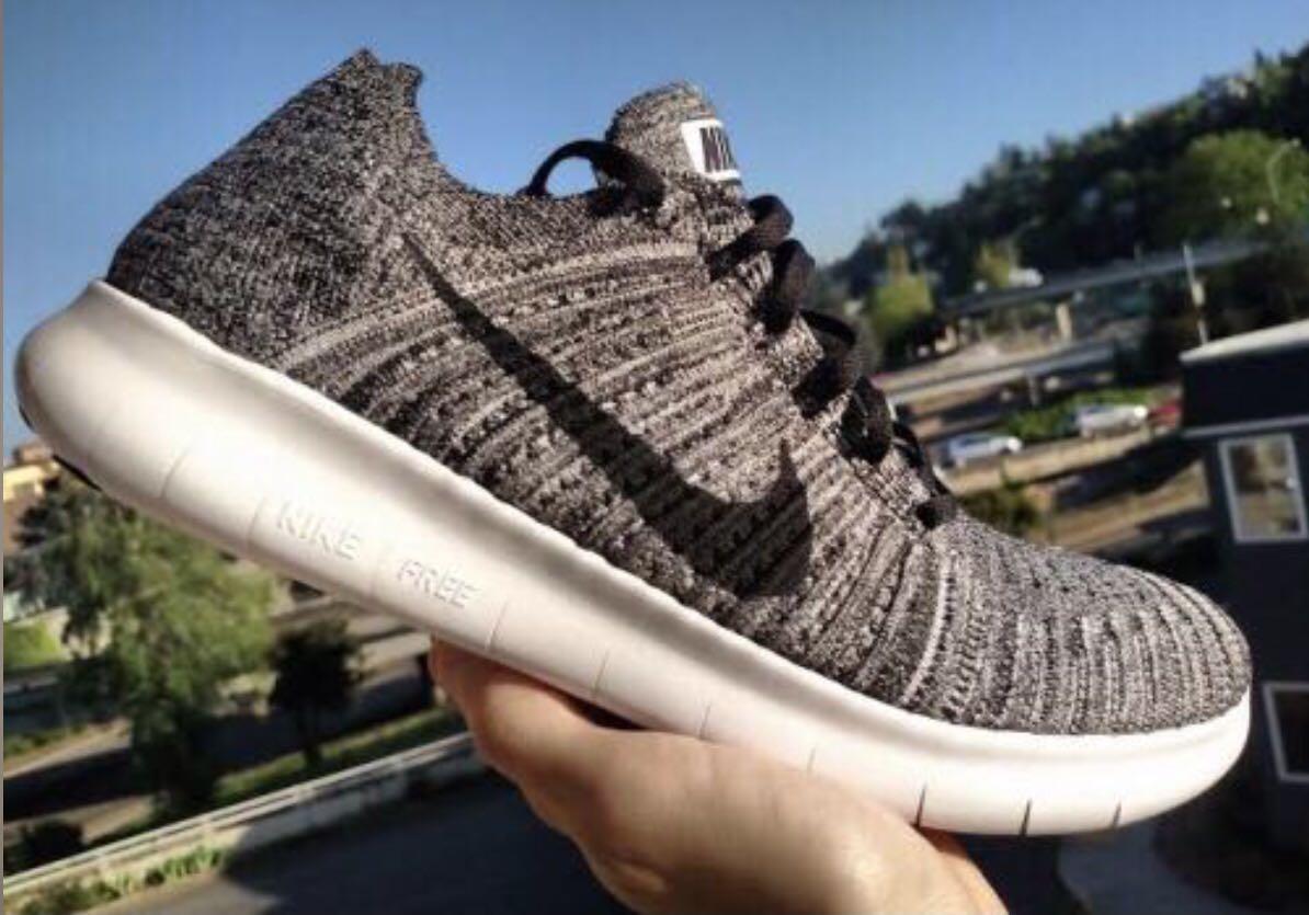 Nike free flyknit hotsell oreo