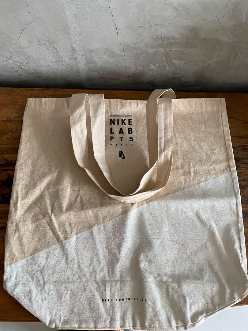 Nikelab tote shop
