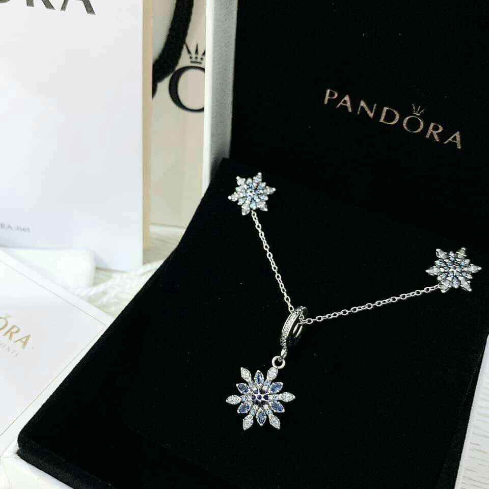 Pandora | Jewelry | Pandora Winter Kiss Pendant And Chain | Poshmark