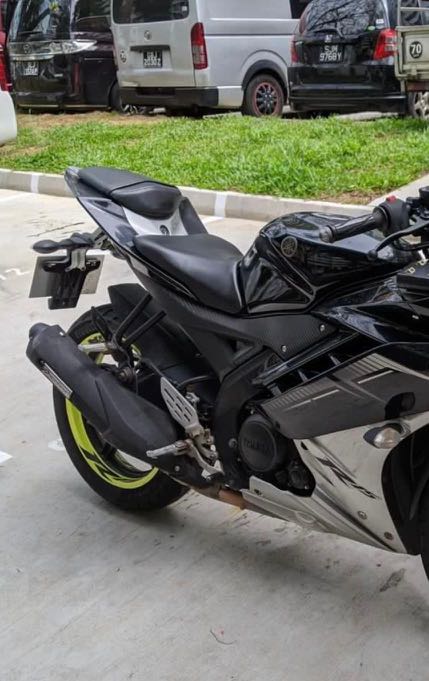 R15 v2 clearance exhaust