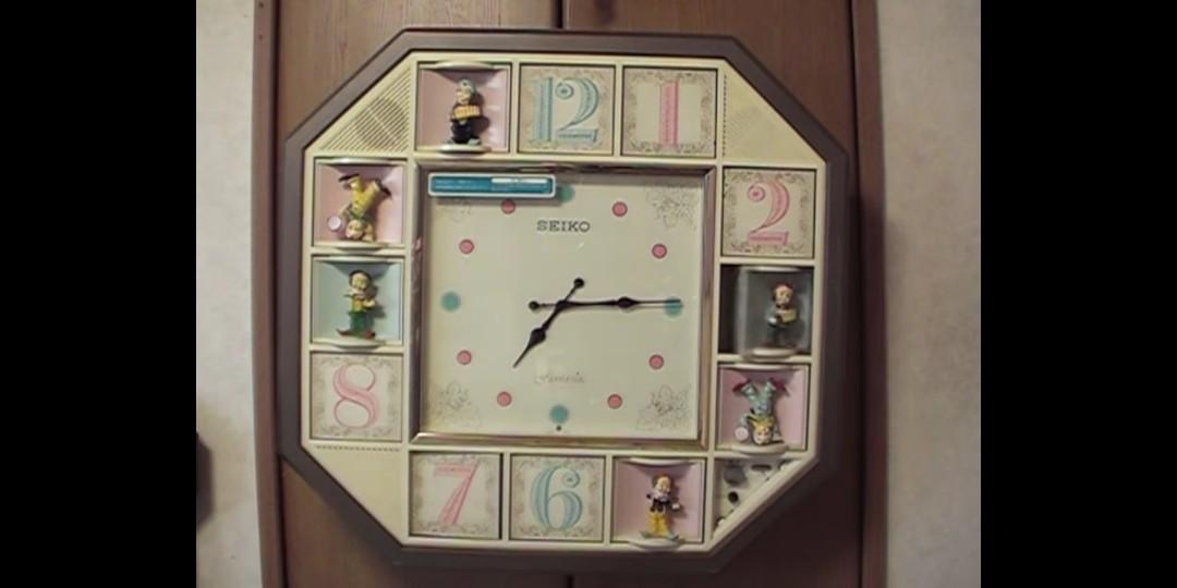 Rare Big vintage musical wall clown clock, Hobbies \u0026 Toys, Memorabilia \u0026  Collectibles, Vintage Collectibles on Carousell