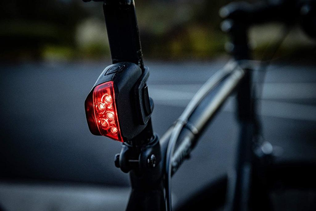 Schwinn 26 Lumen 26L Quick Wrap Light Set 1 red and 1 white for
