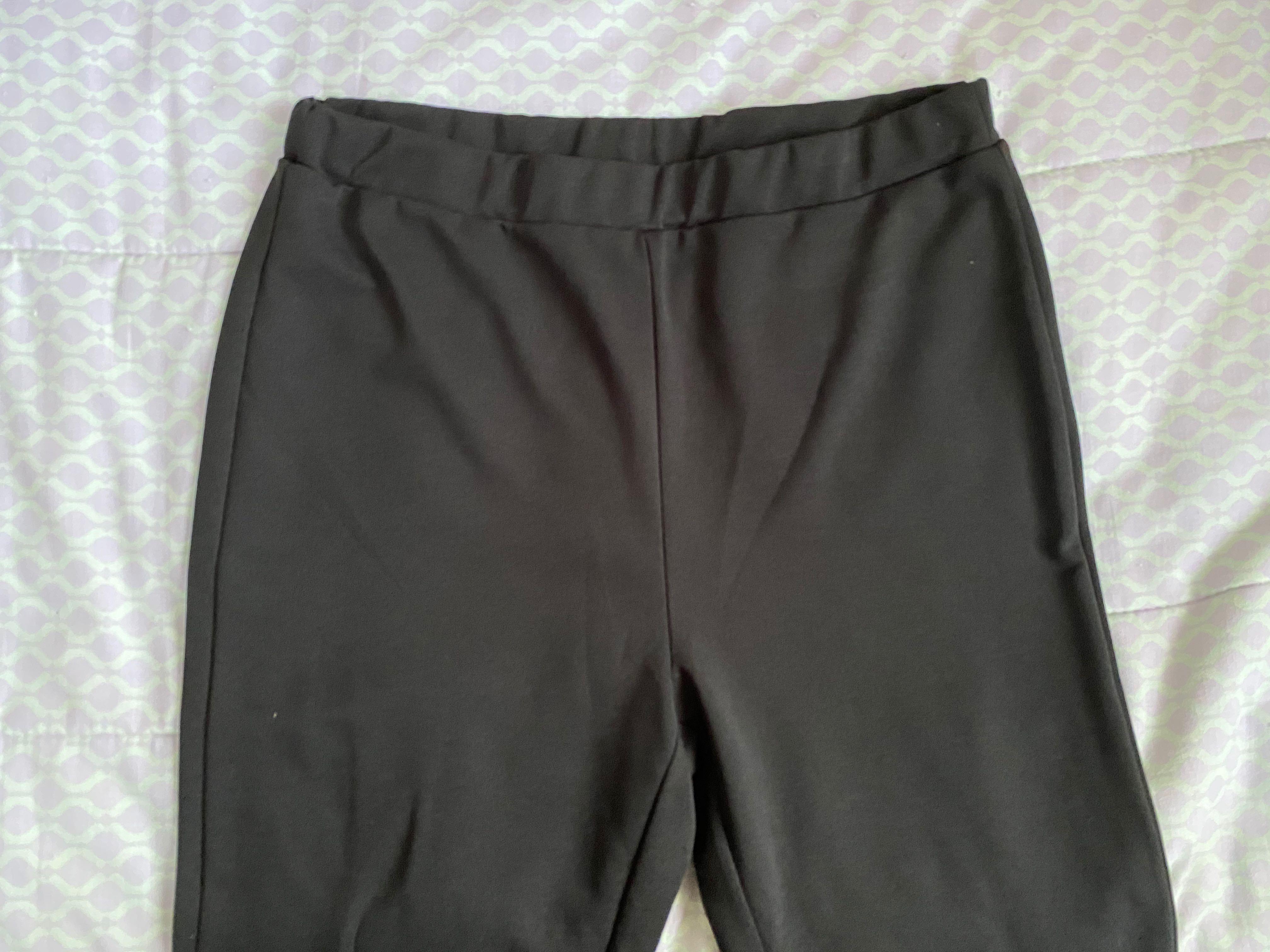 SHEIN Flared Leggings (Split Hem) Y2K pinterest style (Category: Trousers) located in Las Pinas. Submitted by chicky_nini (Listing ID 1088587845, Image 1). Description: Never worn, brand new Price cheaper than SRP Price not negotiable Check photos for when worn Fits 29-30 in waist RFS: Wrong size.