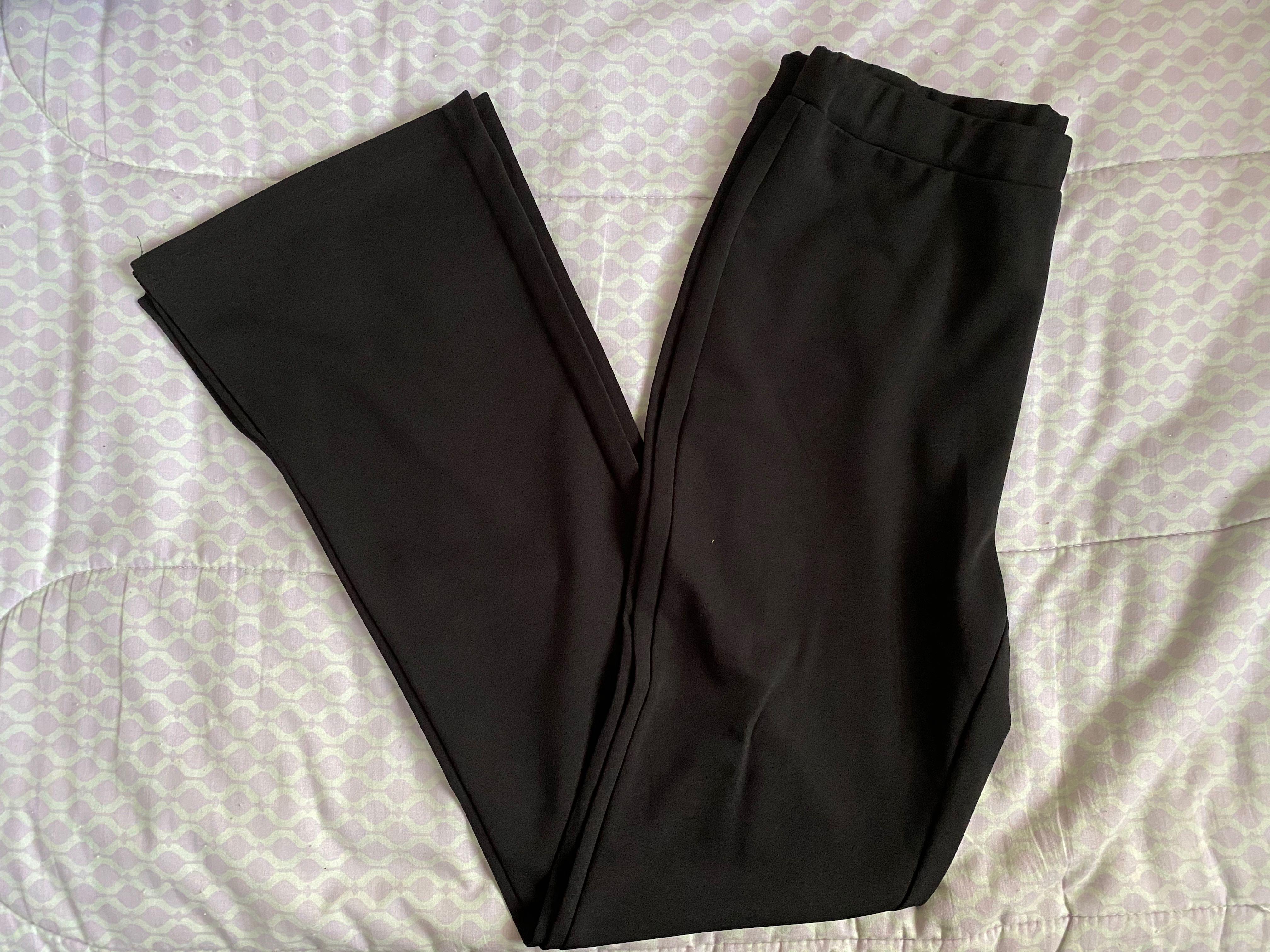 SHEIN Flared Leggings (Split Hem) Y2K pinterest style (Category: Trousers) located in Las Pinas. Submitted by chicky_nini (Listing ID 1088587845, Image 2). Description: Never worn, brand new Price cheaper than SRP Price not negotiable Check photos for when worn Fits 29-30 in waist RFS: Wrong size.
