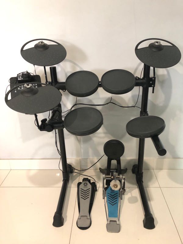 Yamaha DTX430K electronic drum set Hobbies Toys Music
