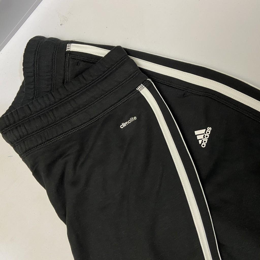 Adidas Celana Training Climalite Essentials 3 Stripes Regular Fit Pria  Original, Olah Raga, Baju Olahraga di Carousell