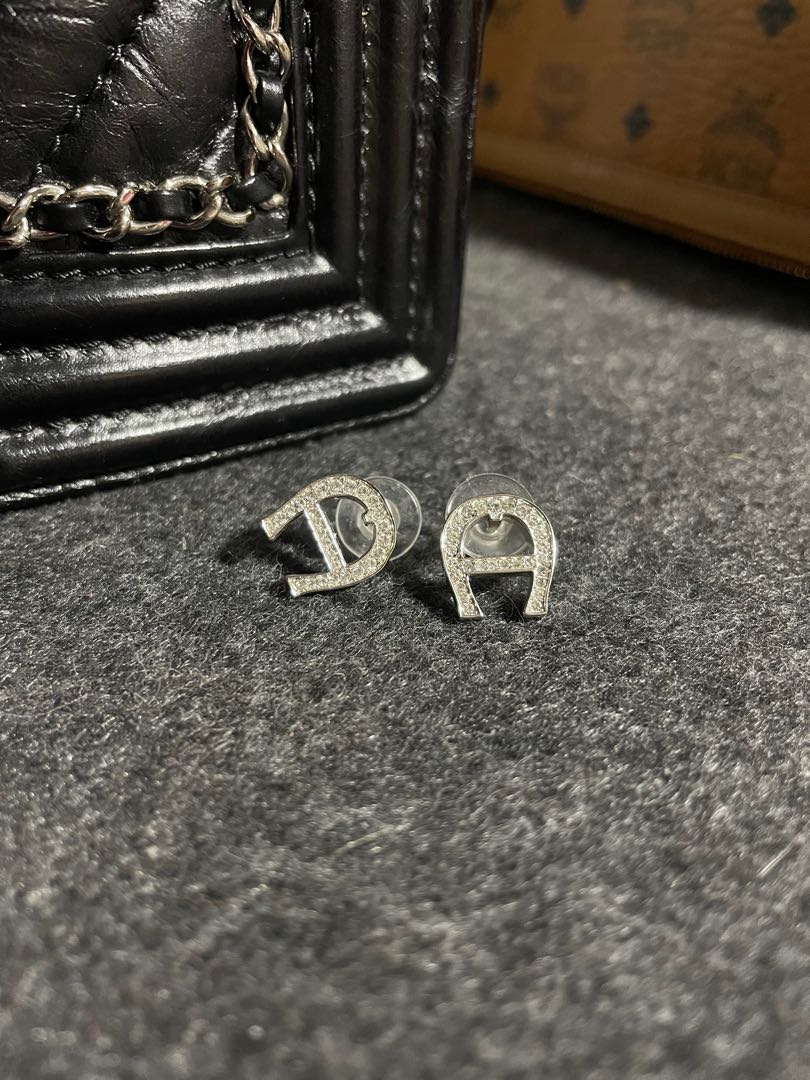 Aigner earrings deals