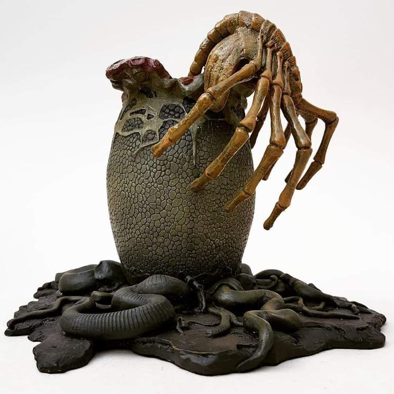 ATTAKUS エイリアン ALIAN EGGS & 1 FACE HUGGER Attakus ALIEN BIRTH 3 Eggs and 1 FaceHugger Statue Figure