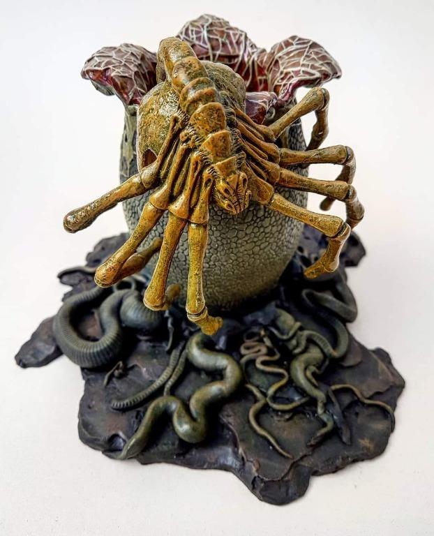 ATTAKUS エイリアン ALIAN EGGS & 1 FACE HUGGER Attakus ALIEN BIRTH 3 Eggs and 1 FaceHugger Statue Figure
