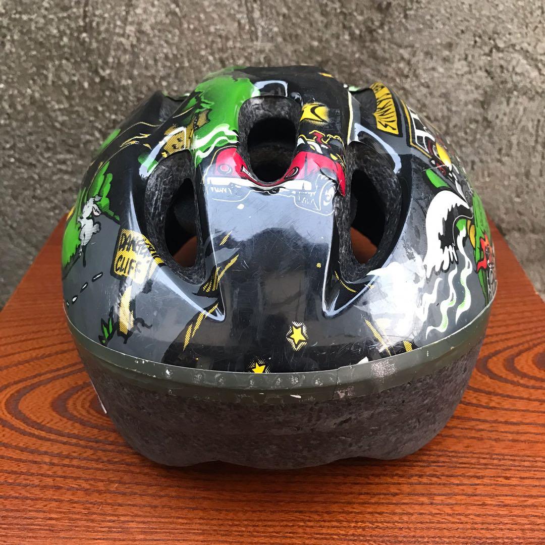 Bell Bicycle Helmet (Category: Bicycles) located in Paranaque City. Submitted by jayyator (Listing ID 1085121202, Image 3). Description: Offer and it’s yours 😊 These are thrifted items. All items are sold as is, major or minimal flaws are shown in the posted photos. Please limit your expectations. Pickup or delivered via LALAMOVE/GRAB/SPEEDY or your desired courier from Parañaque City, Metro Manila 1715 Enjoy Shopping! #jollivintagephAVAIL #vin