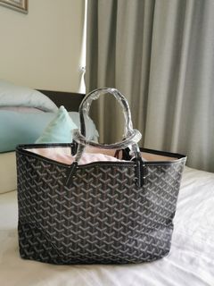 (Category: ) located in . Submitted by jfcboutique (Listing ID 1085176283, Image 1). Description: .