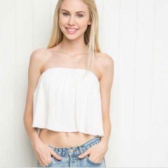 Brandy Melville Tube Top, Women's Fashion, Tops, Other Tops on
