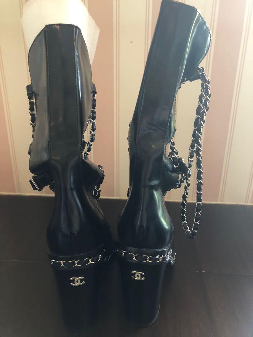 Chanel citizen chain boots store