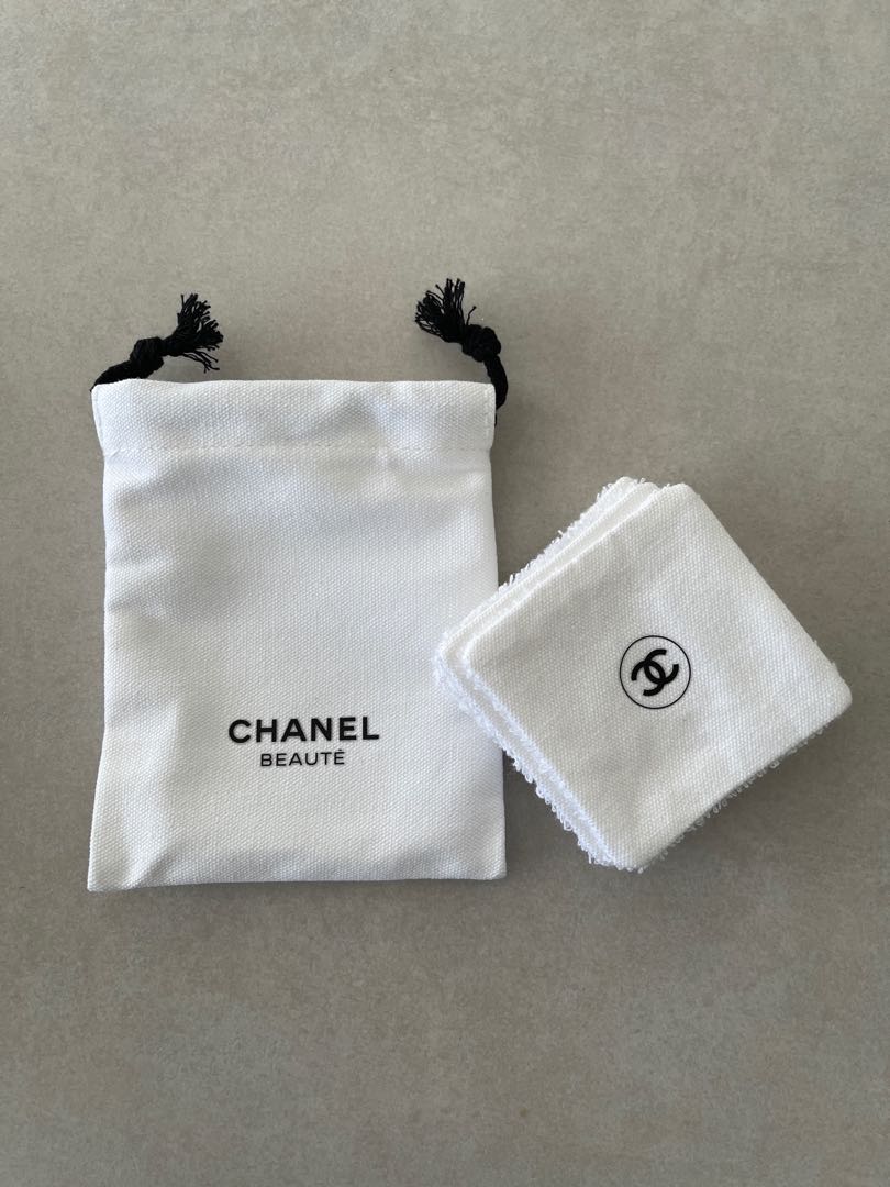 Chanel Washable Cotton Pads BNIB, Health & Nutrition, Face Masks & Face  Shields on Carousell