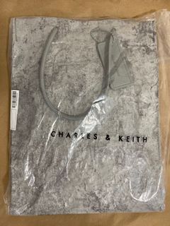 （分類：）位於 。 由 little_things.2020 提交（商品編號 1085171216，圖片 1）。簡介： 。
