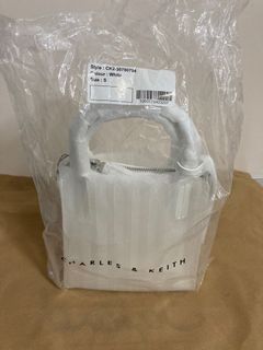 （分類：）位於 。 由 little_things.2020 提交（商品編號 1085172035，圖片 1）。簡介： 。