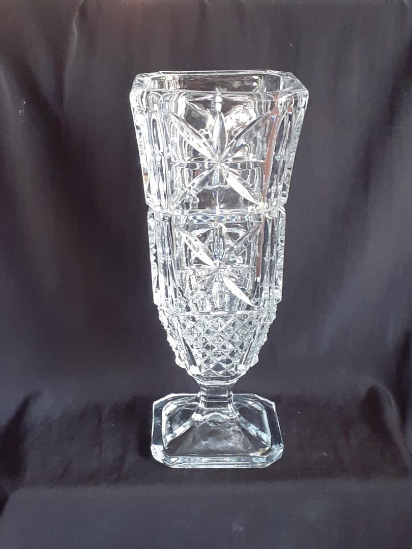 Fidenza Idee En Vetro Excalibur Vase Thick Heavy Pressed Glass Made In Italy Never Used Furniture Home Living Home Decor Vases Decorative Bowls On Carousell