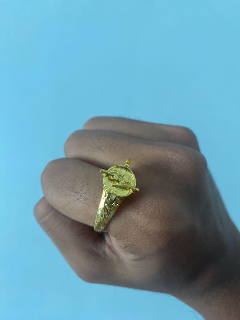 Flash ring (Category: Jewelry) located in Singapore. Submitted by s.yazani (Listing ID 1085199173, Image 1). Description: The Flash ring! Bought a size too large..