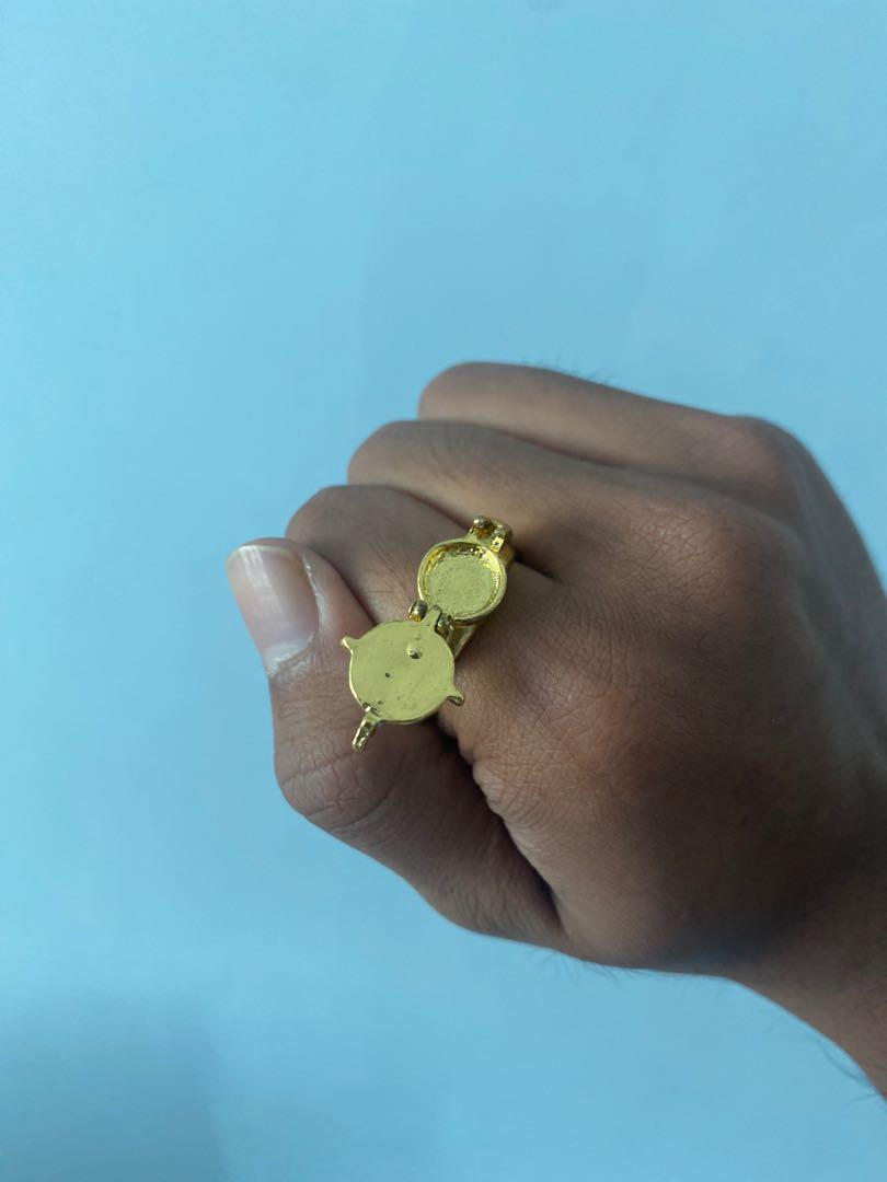 Flash ring (Category: Jewelry) located in Singapore. Submitted by s.yazani (Listing ID 1085199173, Image 2). Description: The Flash ring! Bought a size too large..